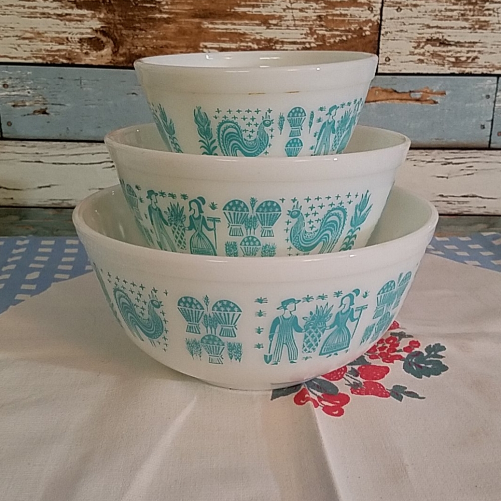 Vintage Amish Turquoise Butterprint Pyrex Bowls
